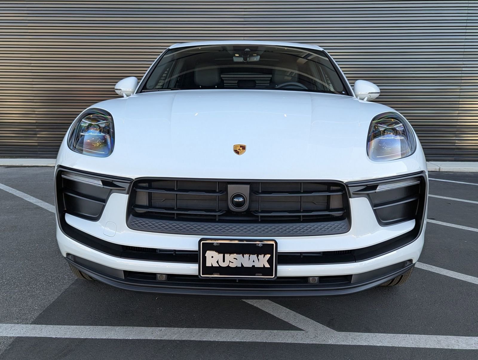 Certified 2025 Porsche Macan image 6