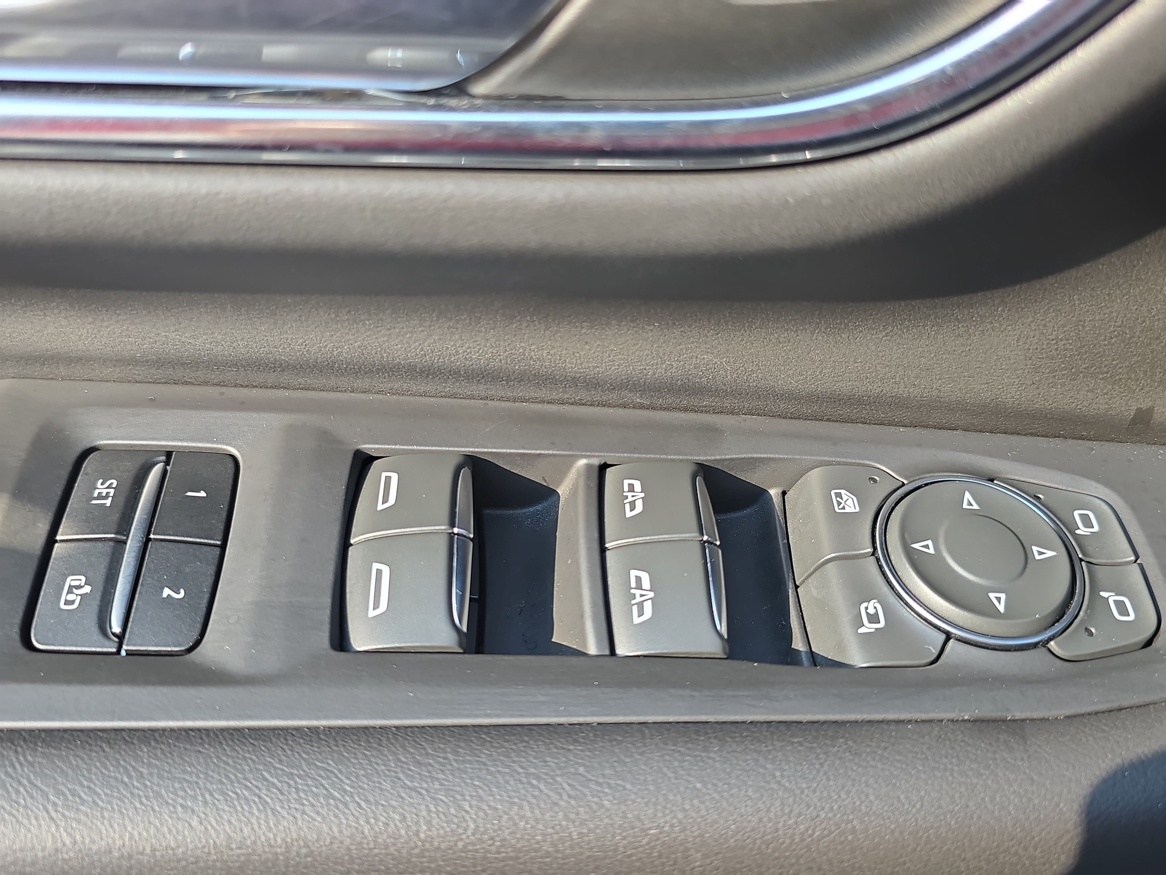 Used 2024 Chevrolet Tahoe Premier AWD/4WD image 28