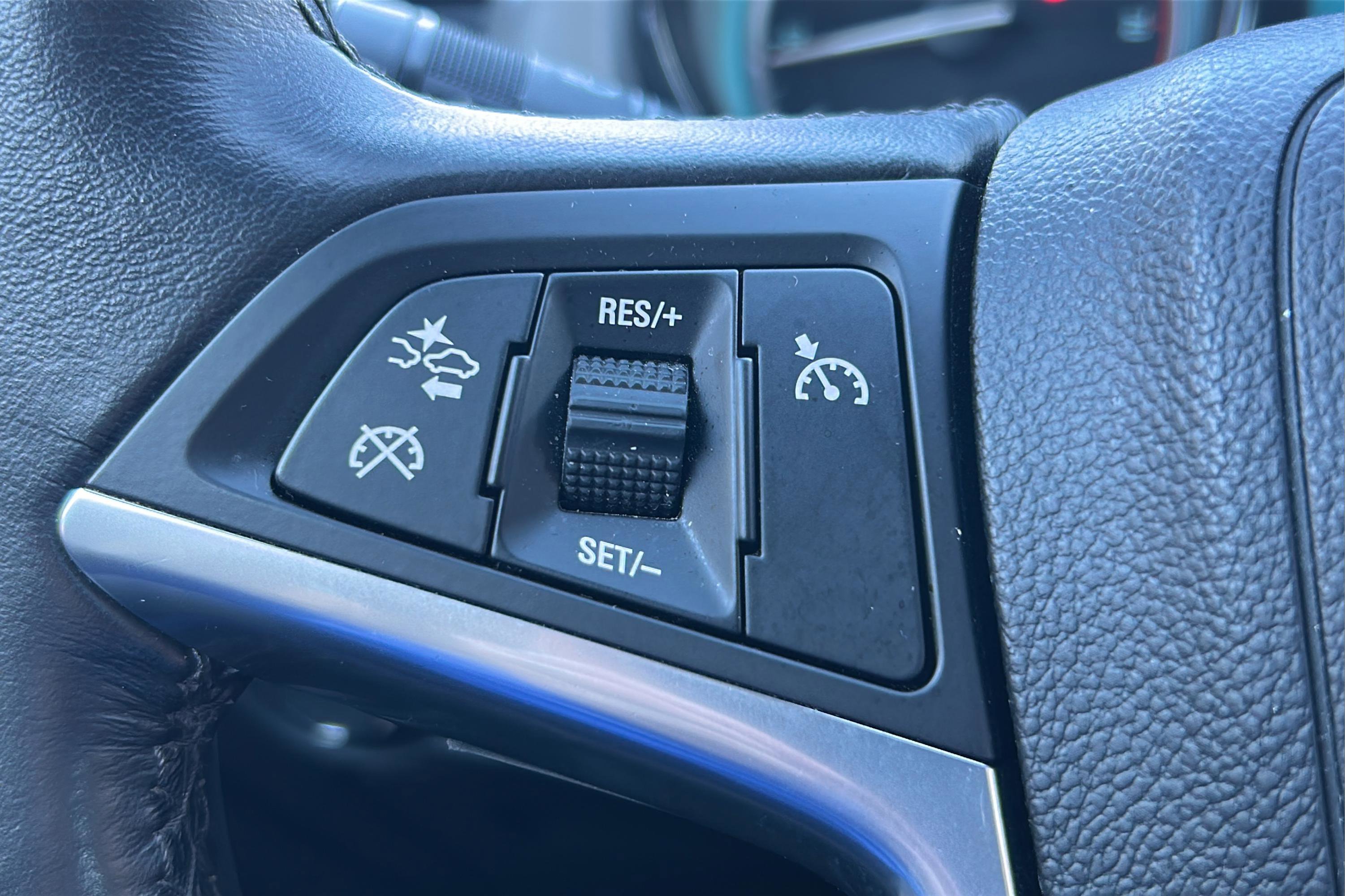 Used 2016 Buick Verano Convenience w/ Driver Confidence Package image 25