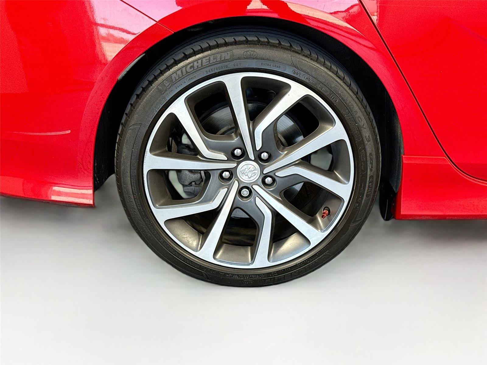 Used 2018 Buick Regal GS w/ Driver Confidence Package #2 image 32