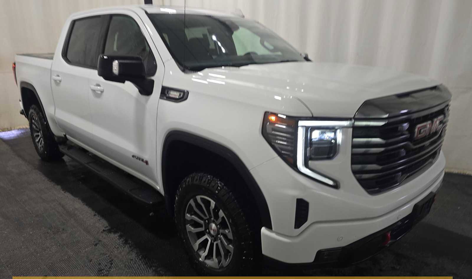 Certified 2022 GMC Sierra 1500 AT4 w/ Technology Package image 10