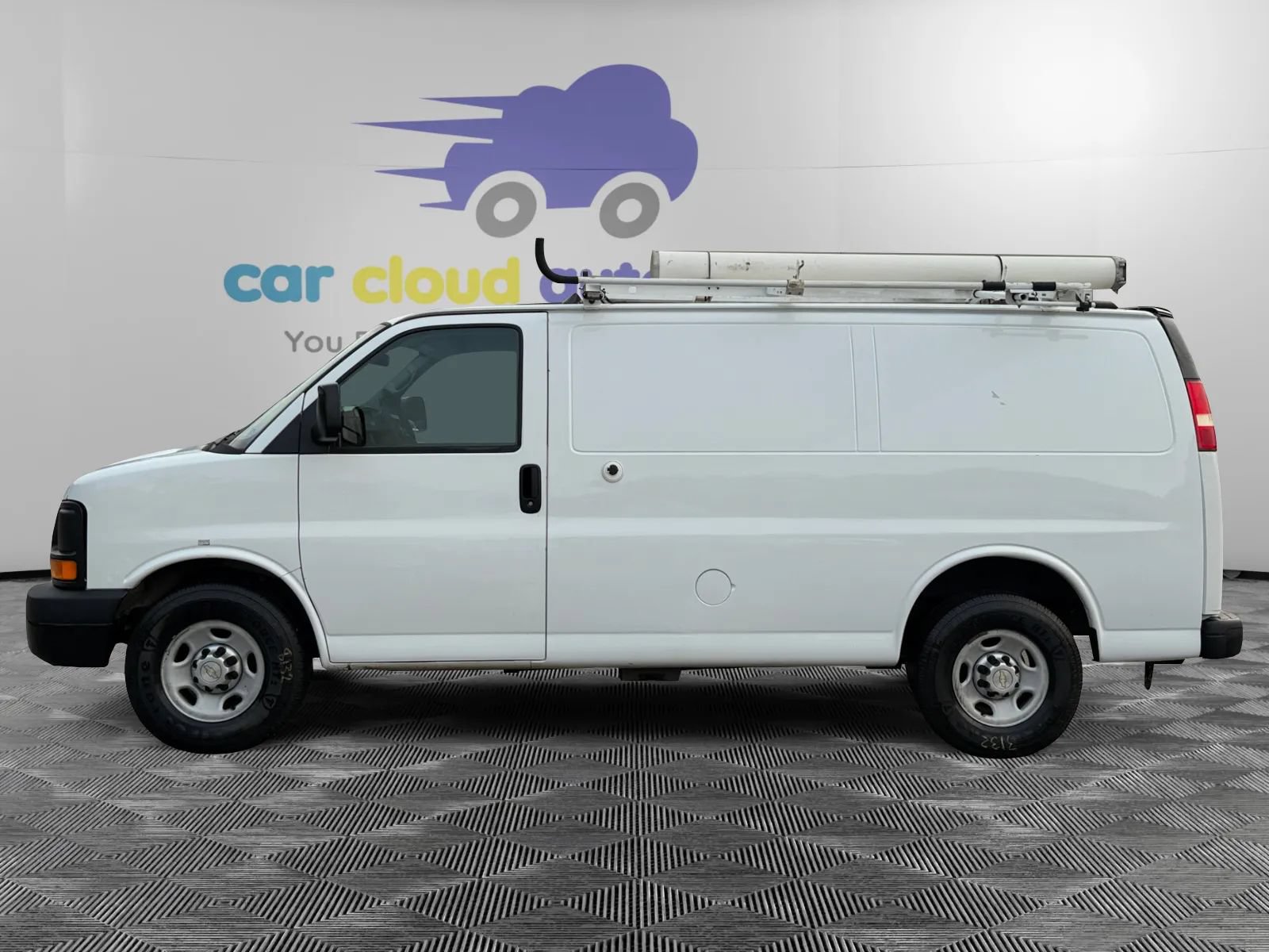 Used 2013 Chevrolet Express 2500 RWD image 3
