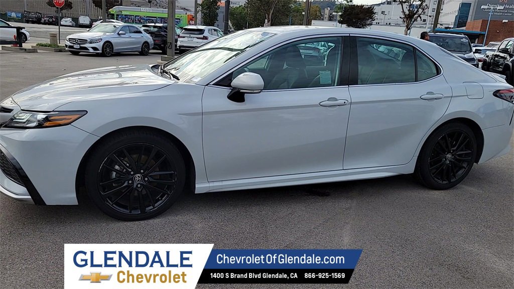 Used 2023 Toyota Camry XSE image 4