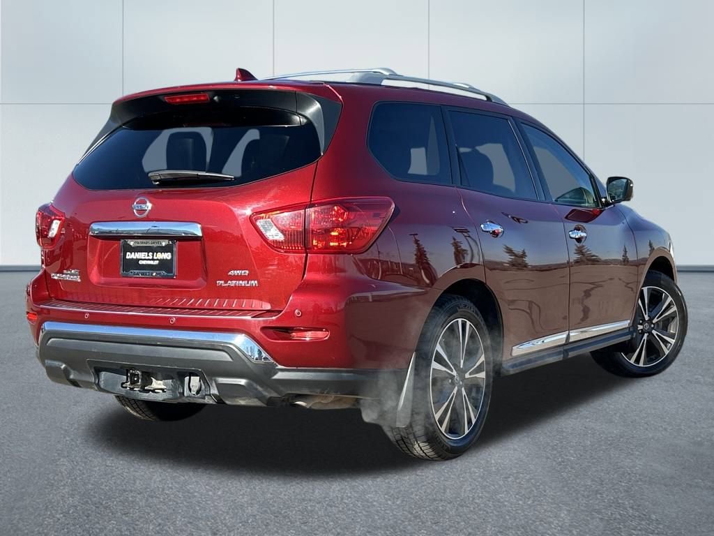 Used 2020 Nissan Pathfinder Platinum image 2