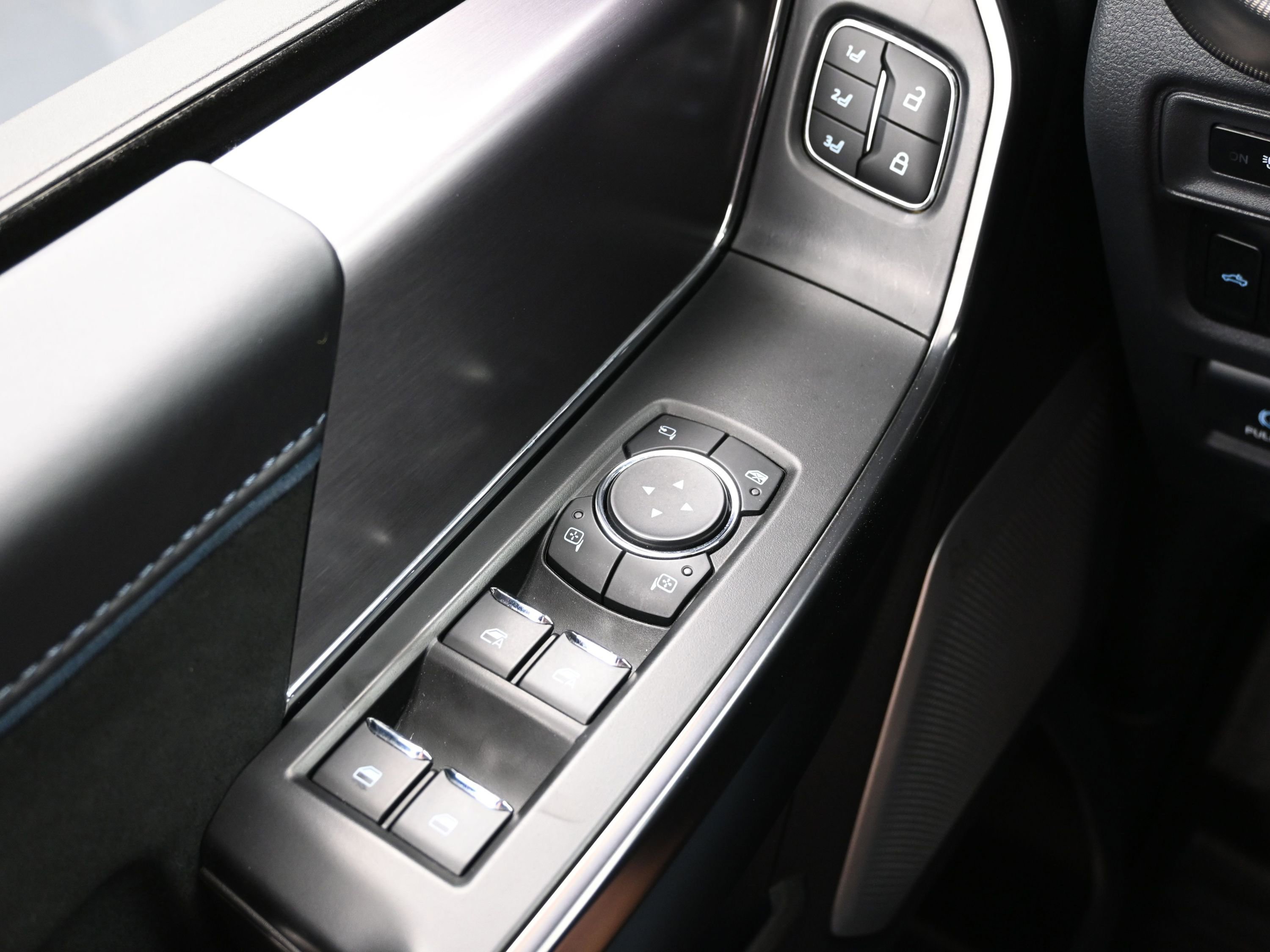 Used 2024 Ford F150 Platinum w/ Equipment Group 702A High image 24