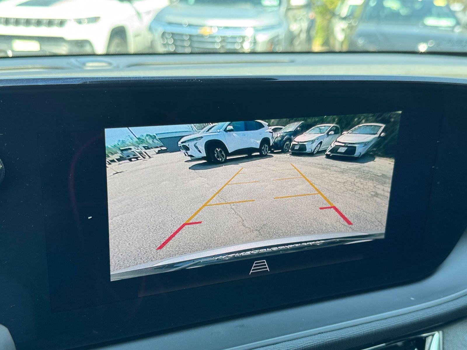 Used 2025 Buick Envista Sport Touring image 21