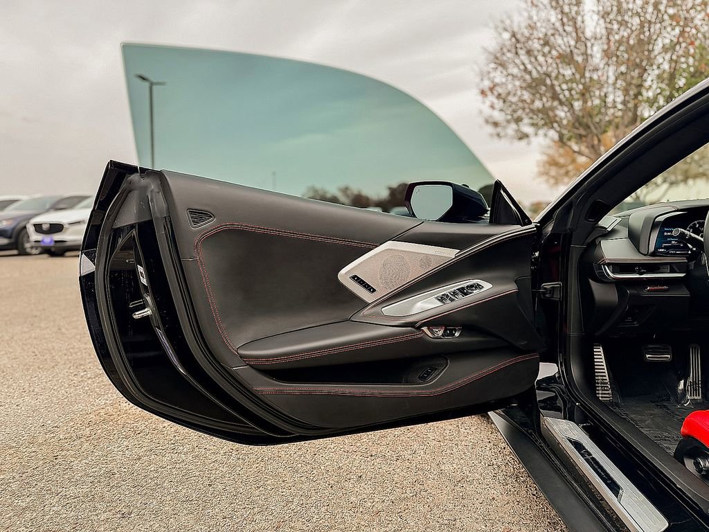 Used 2023 Chevrolet Corvette Stingray w/ Z51 Performance Package image 16