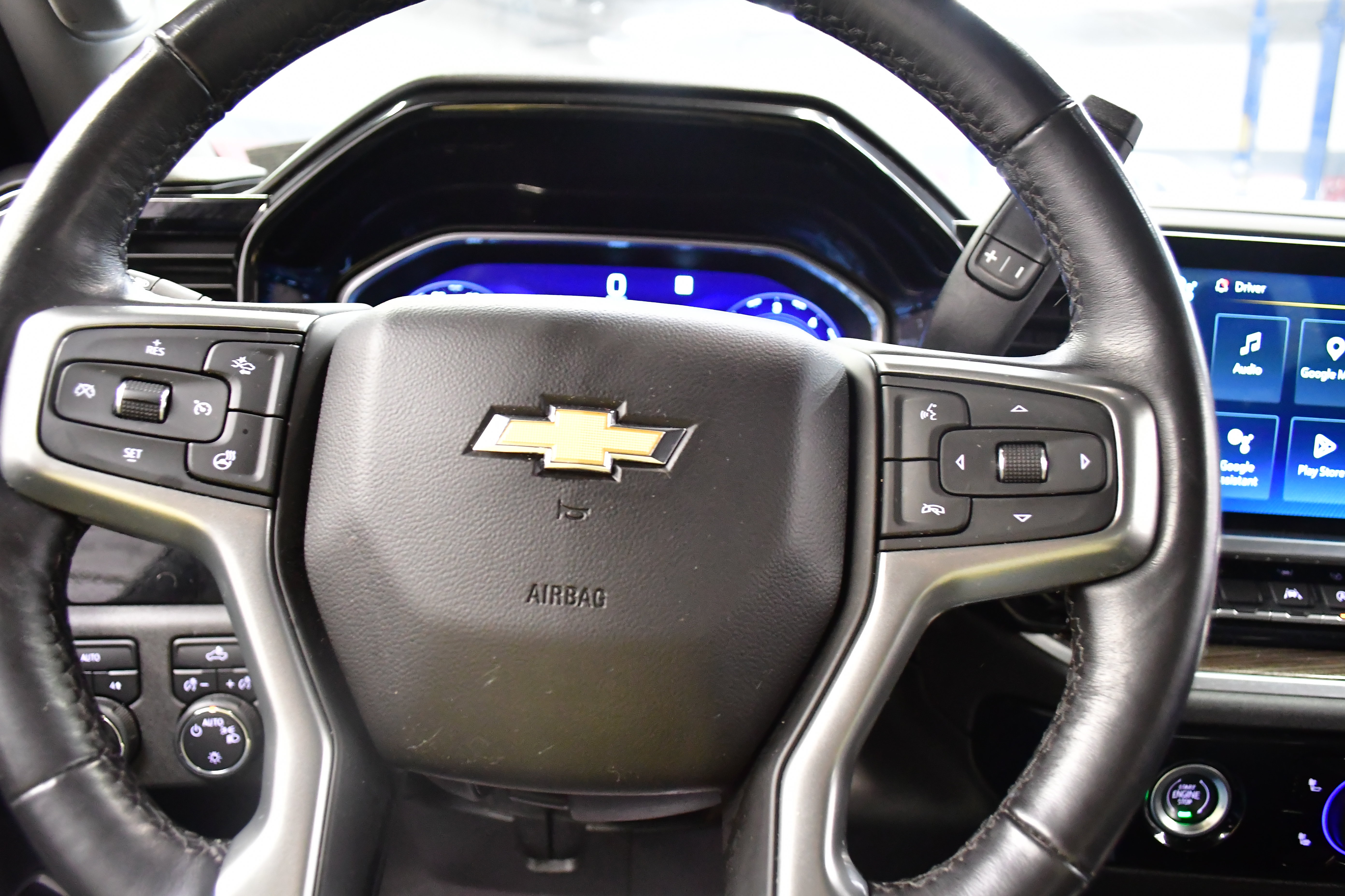 Used 2022 Chevrolet Silverado 1500 LT AWD/4WD image 19