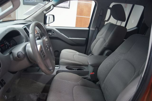 Used 2013 Nissan Frontier SV RWD image 4