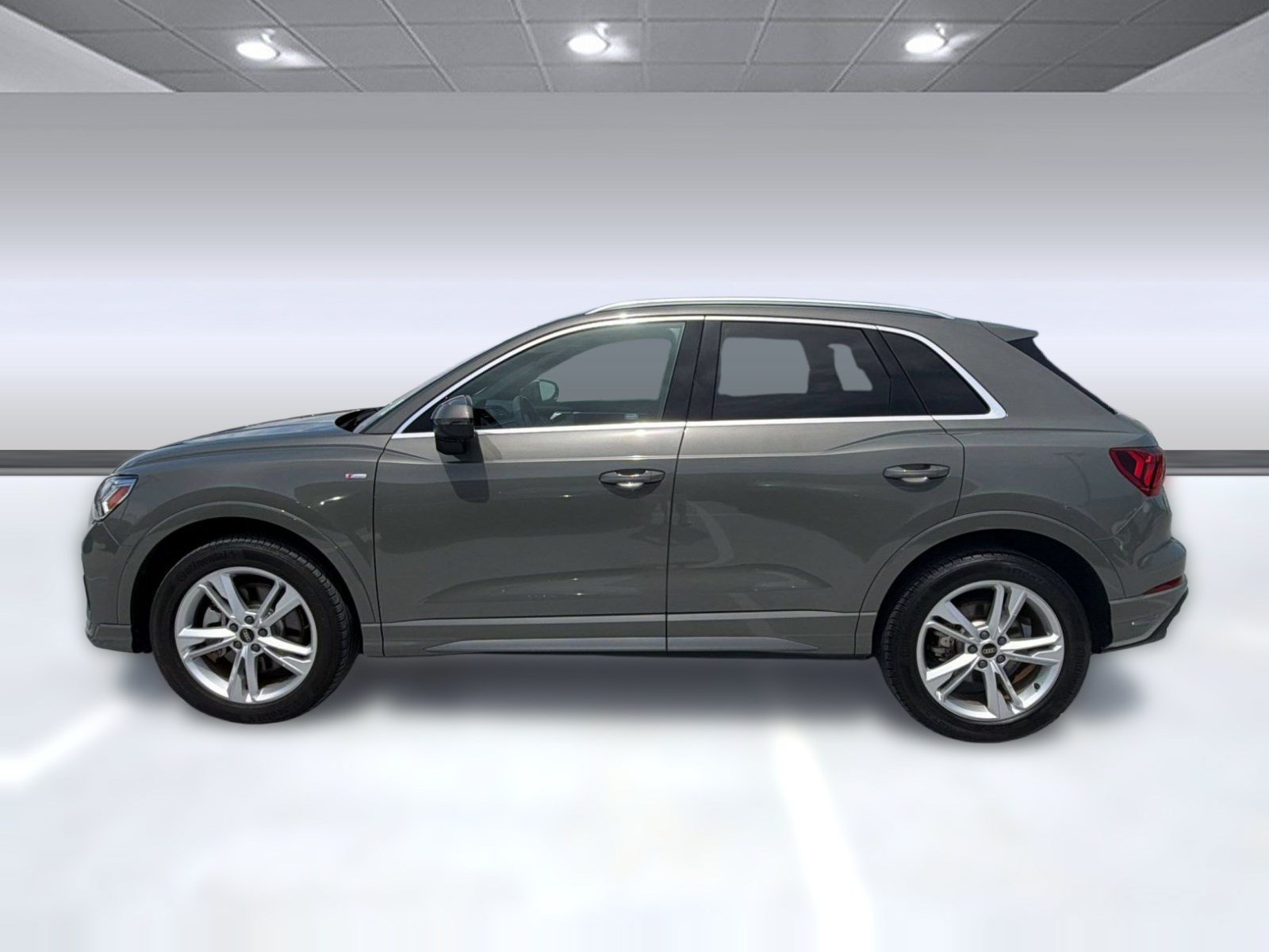 Certified 2024 Audi Q3 2.0T Premium AWD/4WD image 2
