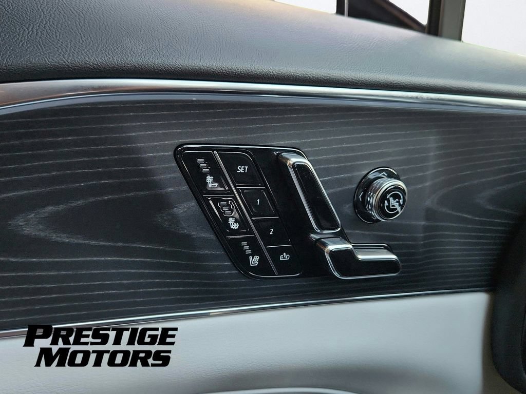Used 2024 Cadillac Lyriq Sport AWD/4WD image 12