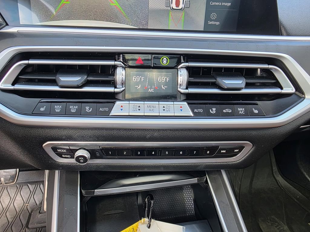 Used 2022 BMW X7 xDrive40i w/ M Sport Package image 21