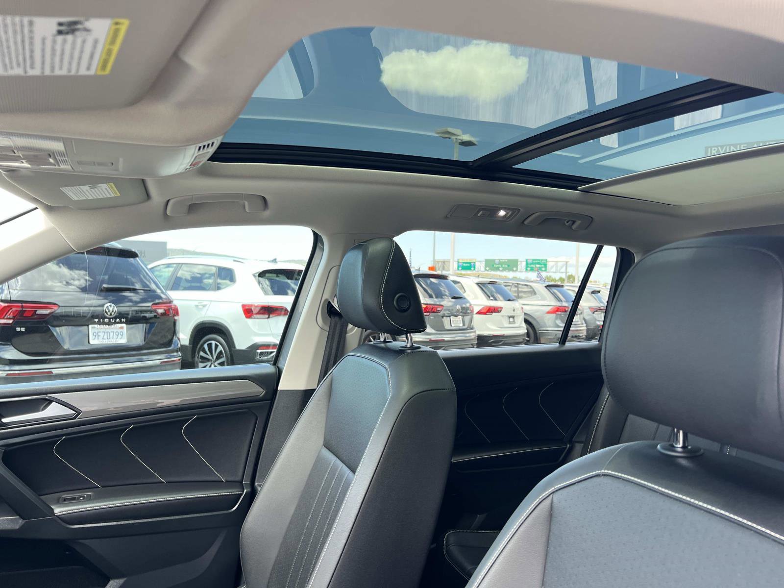 Certified 2023 Volkswagen Tiguan SE w/ Panoramic Sunroof Package FWD image 19