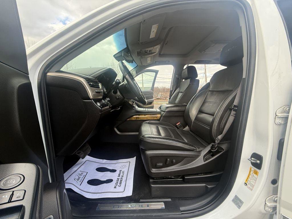 Used 2017 GMC Yukon XL Denali w/ Open Road Package image 15