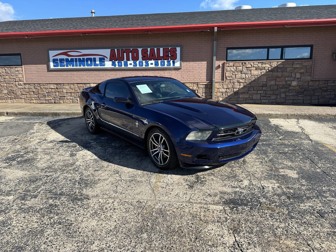 Used 2012 Ford Mustang Premium image 2
