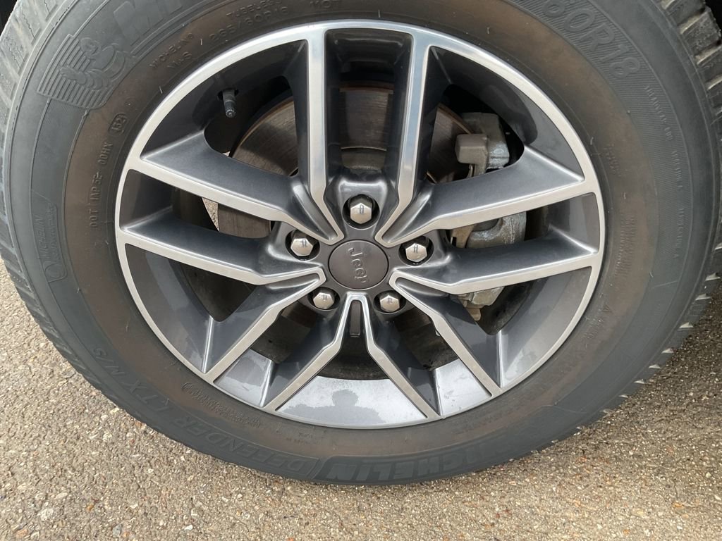 Used 2019 Jeep Grand Cherokee Limited w/ Luxury Group II image 27