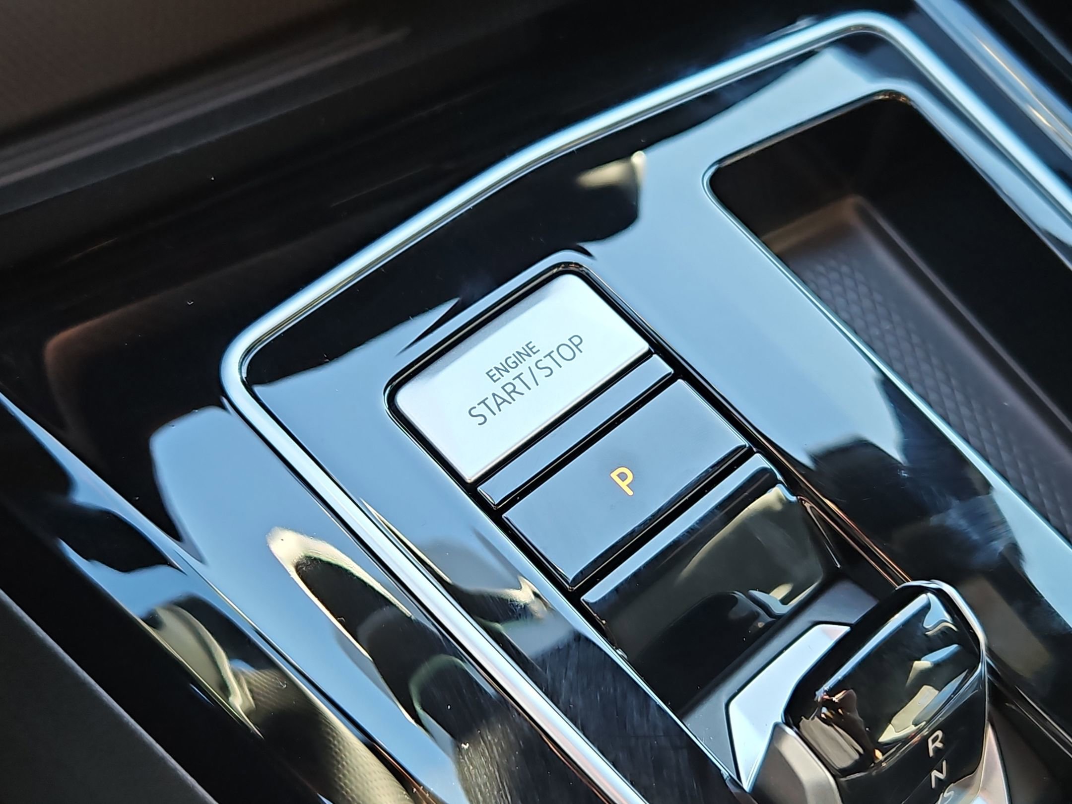 Used 2025 Volkswagen Golf R Black Edition image 16