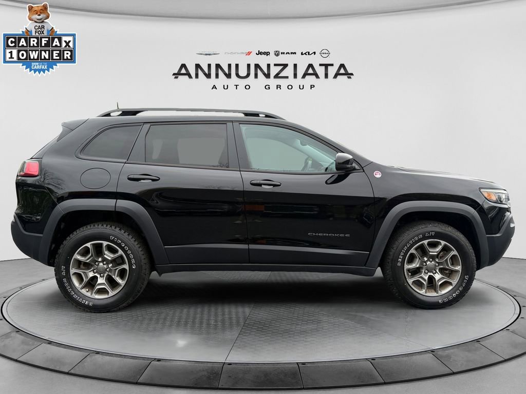 Used 2022 Jeep Cherokee Trailhawk w/ Comfort/Convenience Group AWD/4WD image 6