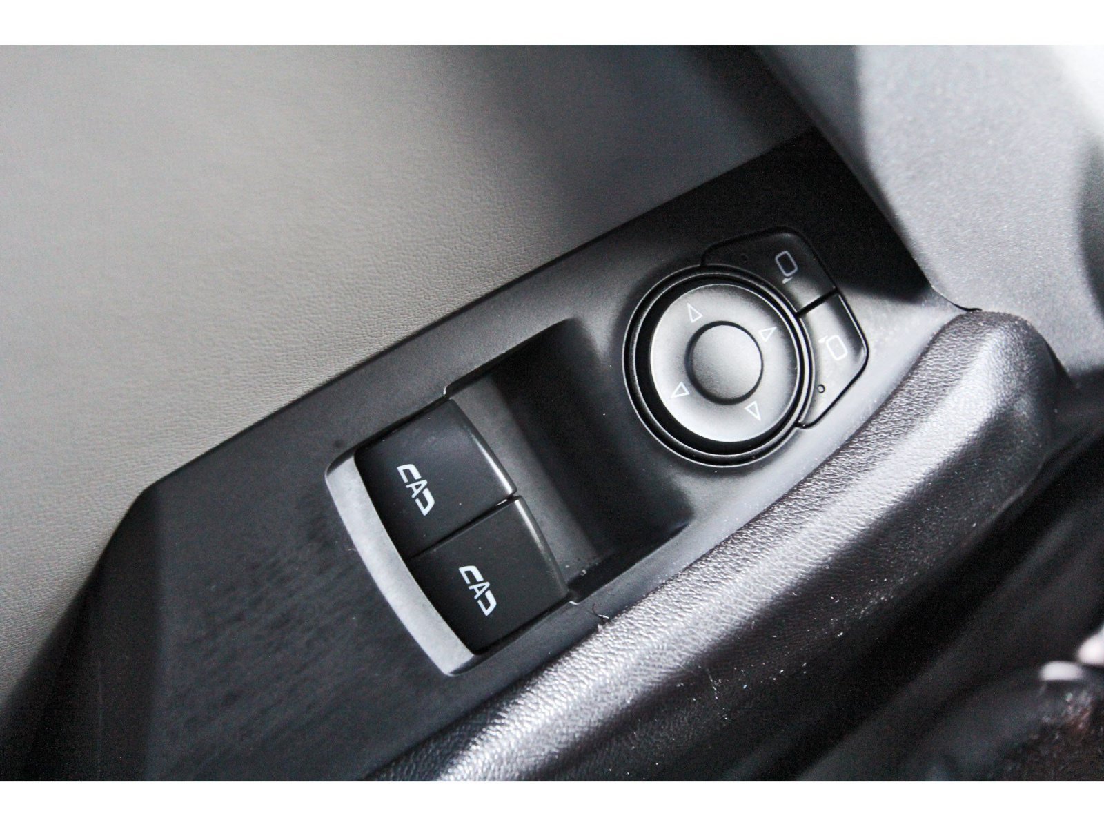 Used 2023 Chevrolet Camaro LT RWD image 17