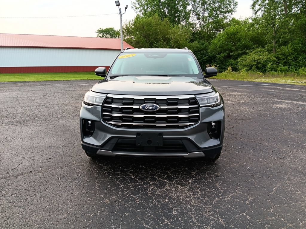 Used 2025 Ford Explorer Active w/ Active Comfort Package AWD/4WD image 12