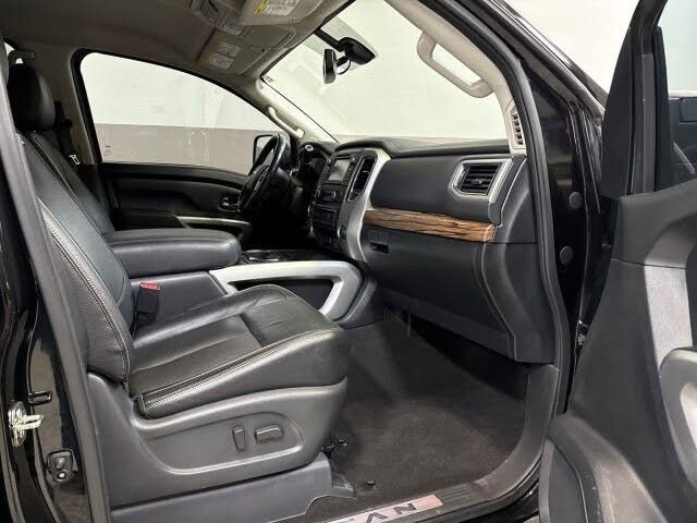 Used 2018 Nissan Titan SL w/ Chrome Package AWD/4WD image 53