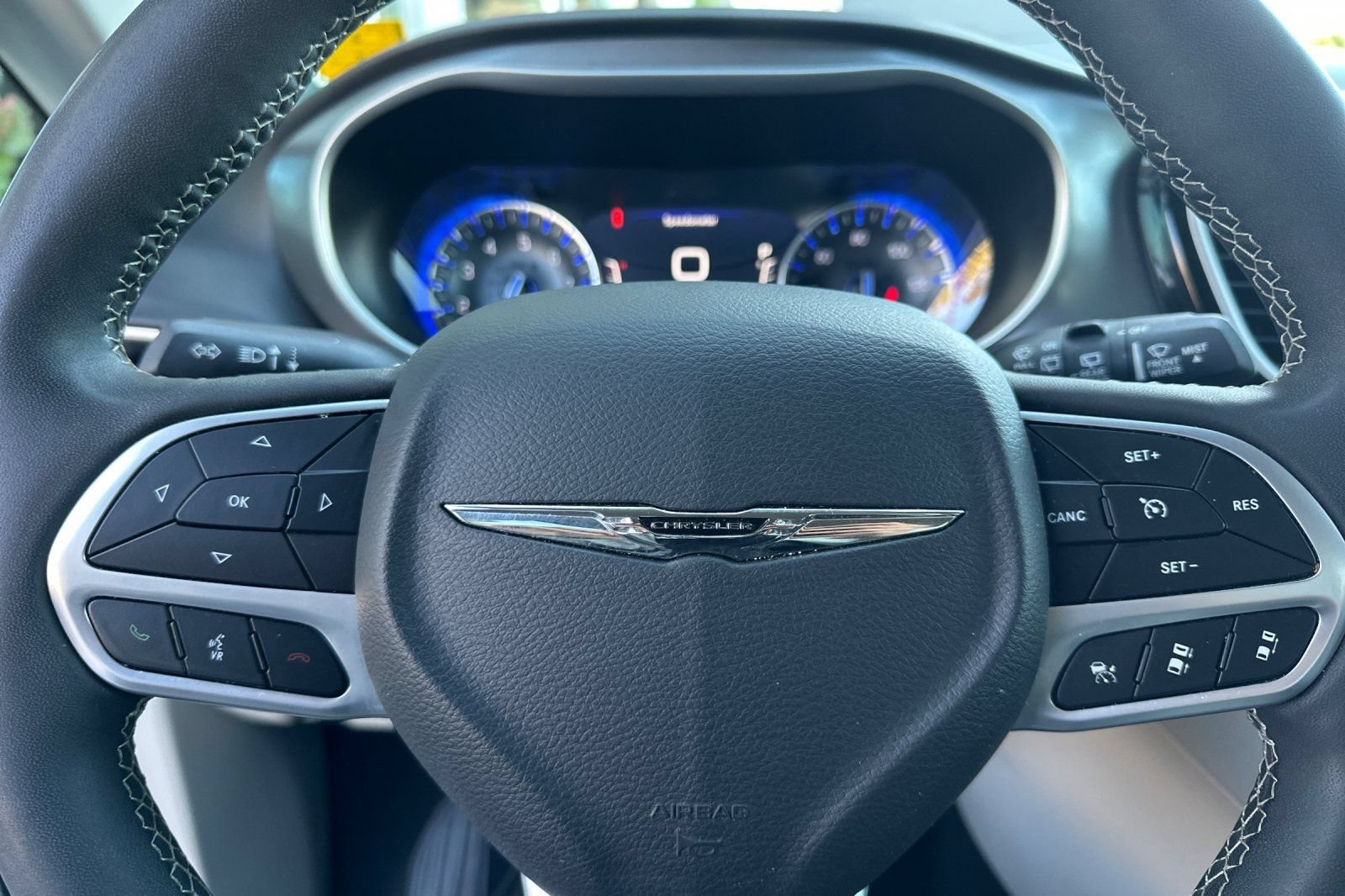 Certified 2023 Chrysler Pacifica Touring-L FWD image 25