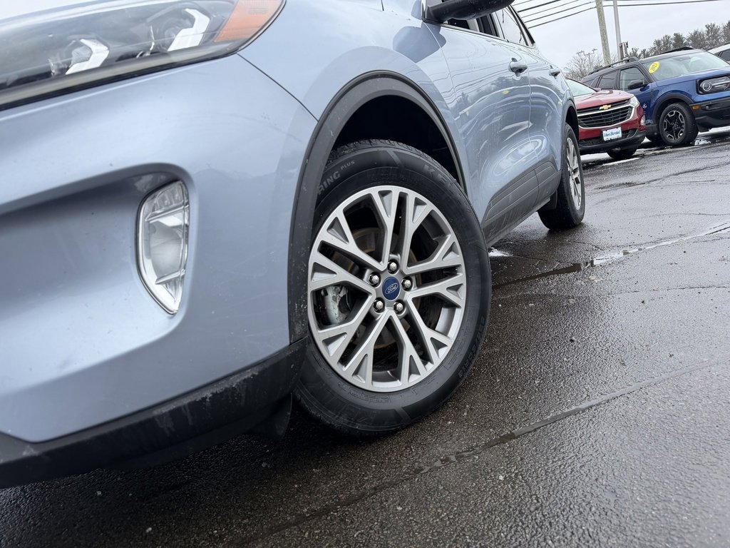 Certified 2022 Ford Escape SEL image 2