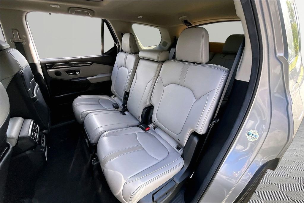 Certified 2025 Honda Pilot Touring image 16