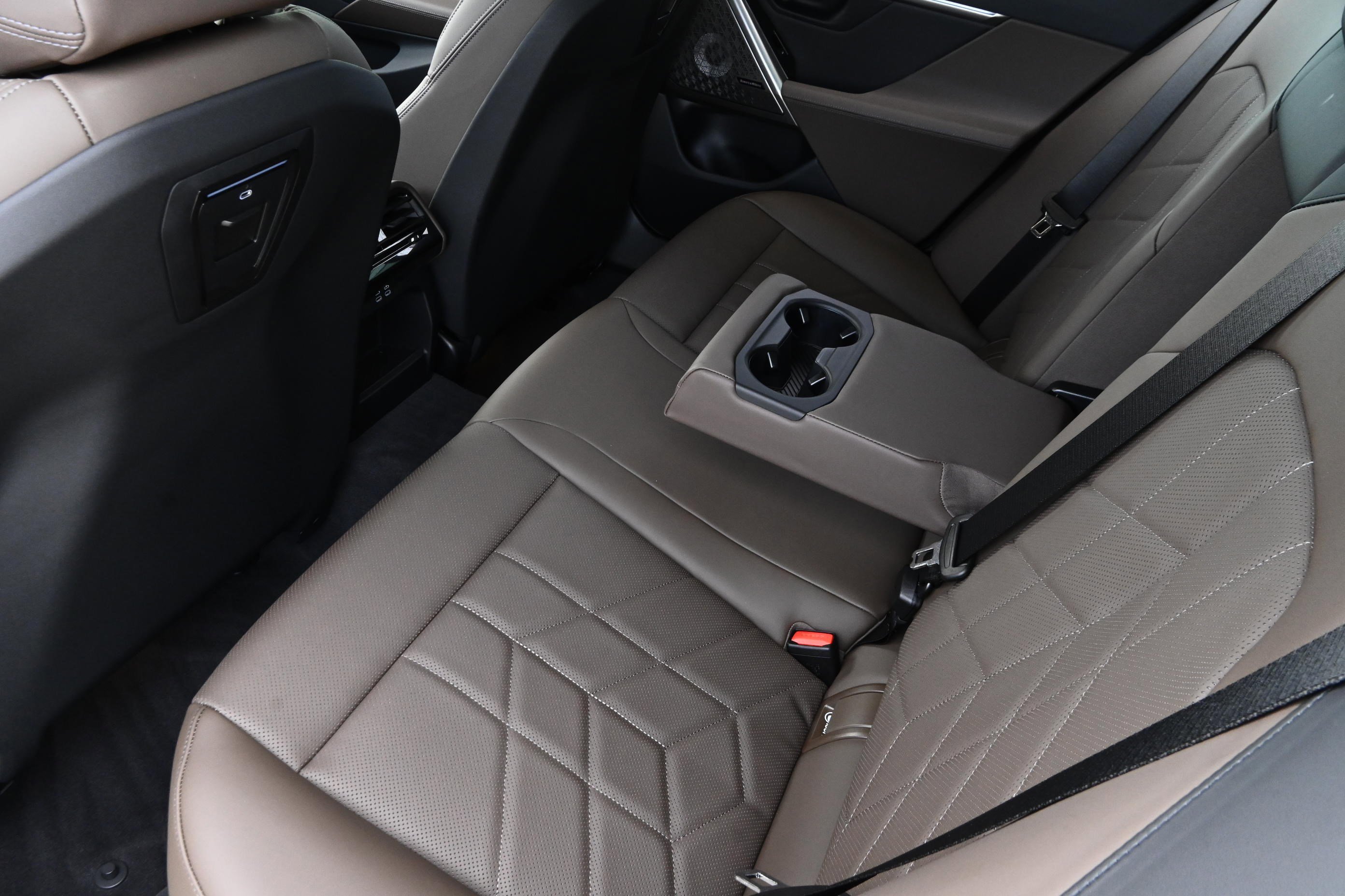 Used 2026 BMW i5 eDrive40 w/ M Sport Package image 11