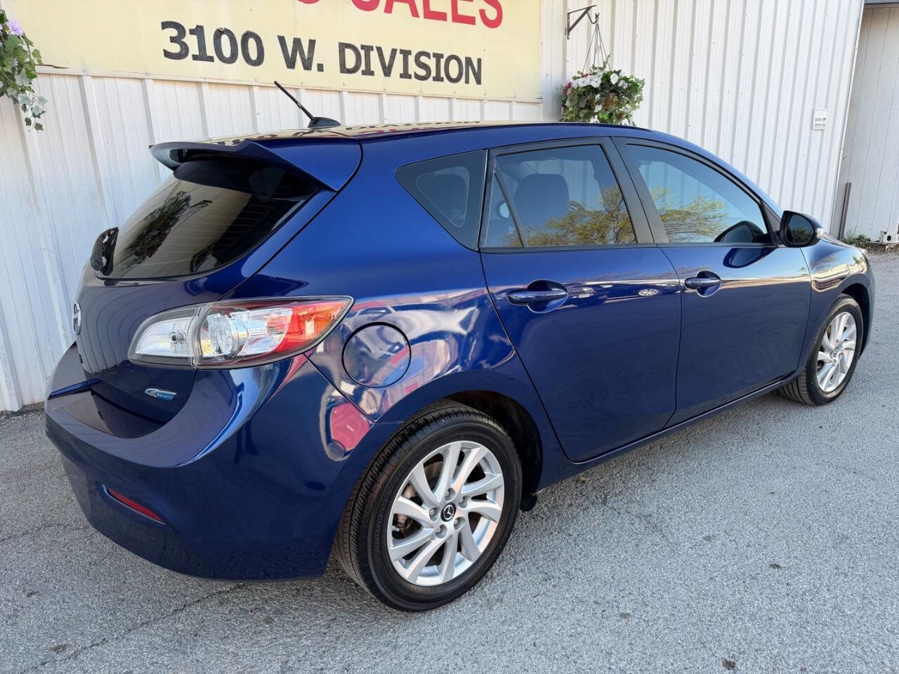 Used 2013 MAZDA MAZDA3 i Grand Touring w/ Tech Pkg image 10
