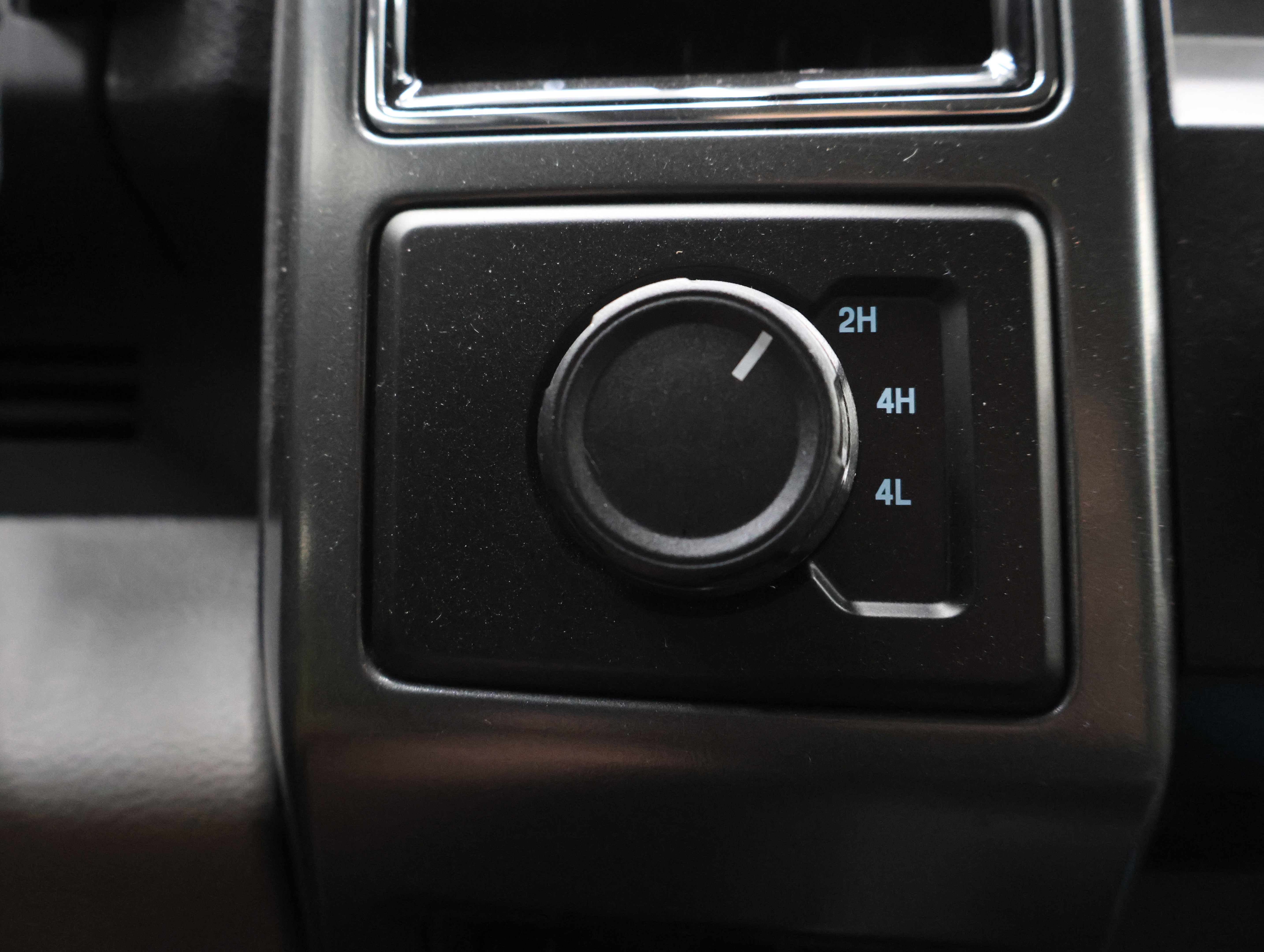 Used 2022 Ford F350 XLT w/ XLT Premium Package AWD/4WD image 45