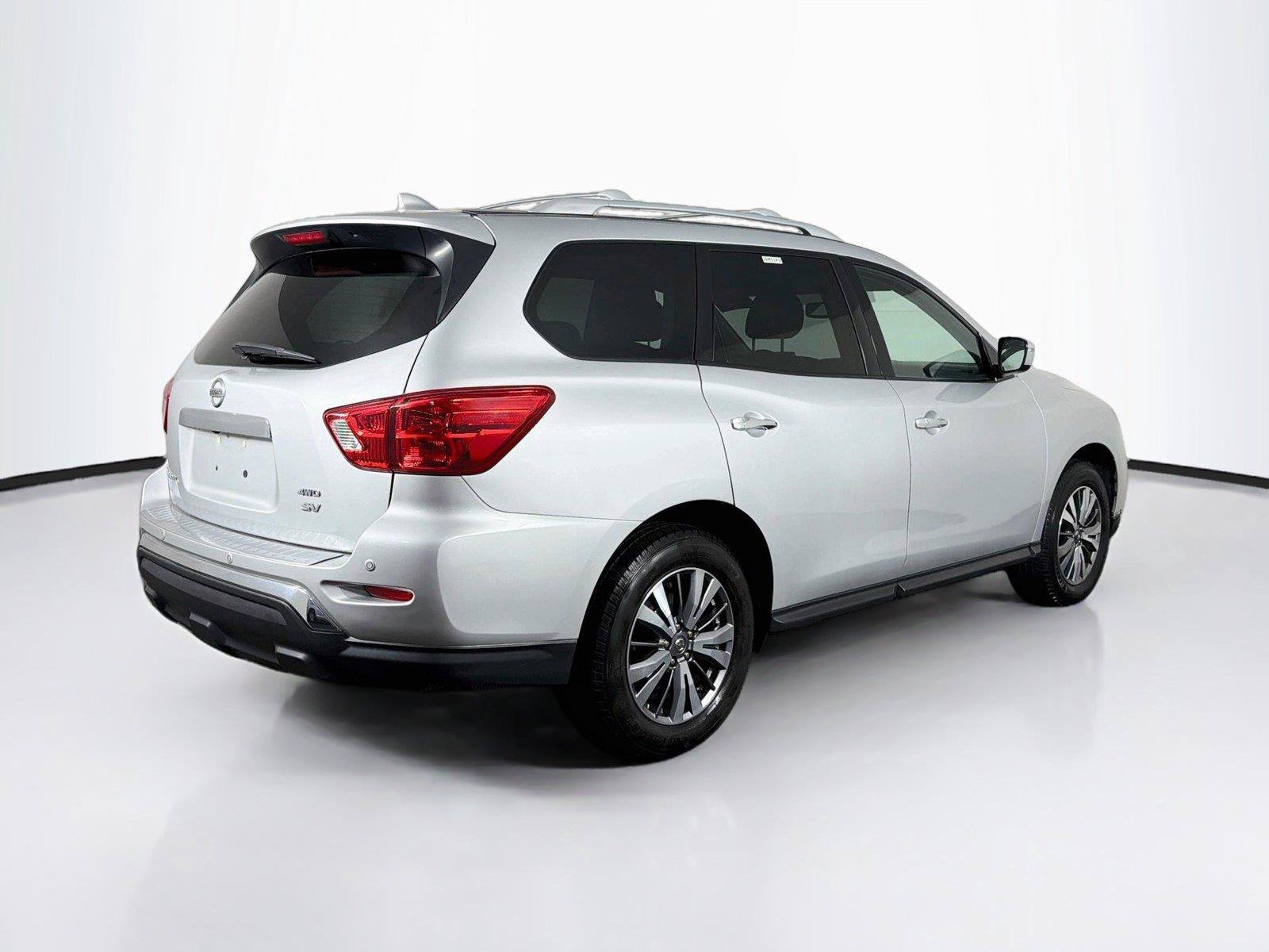 Used 2019 Nissan Pathfinder SV AWD/4WD image 11