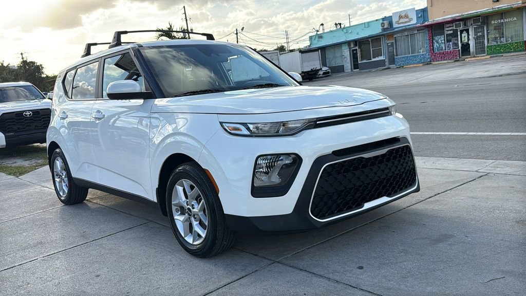 Used 2022 Kia Soul LX w/ Technology Package FWD image 16