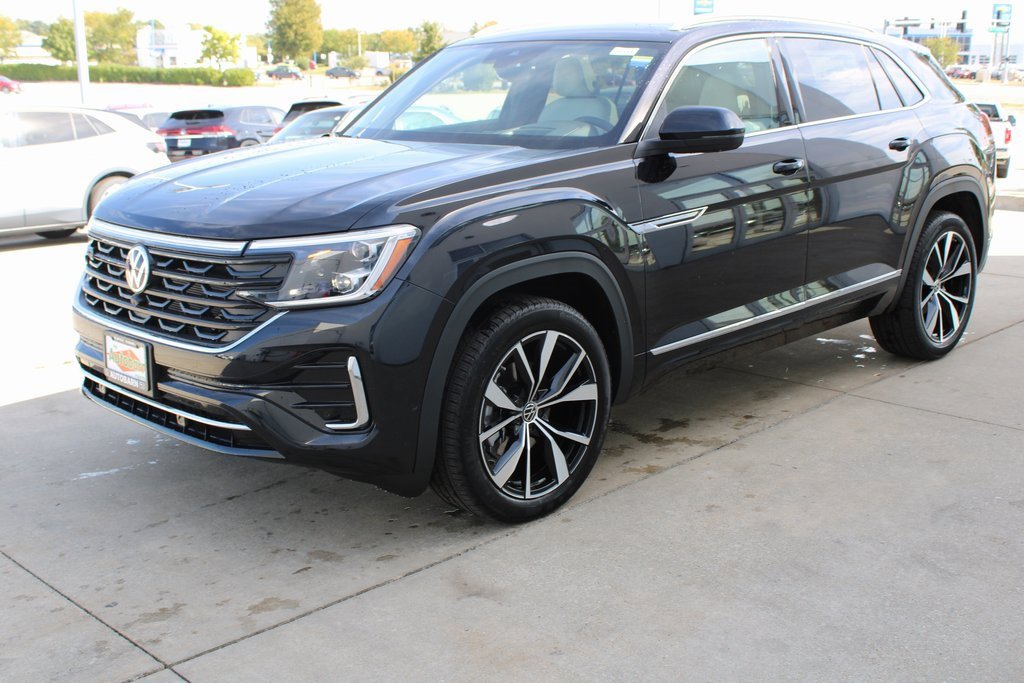 New 2026 Volkswagen Atlas Cross Sport SEL Premium R-Line image 3