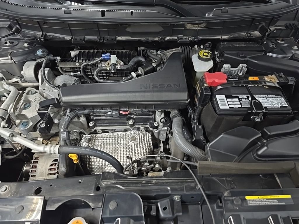 Used 2020 Nissan Rogue SV image 12
