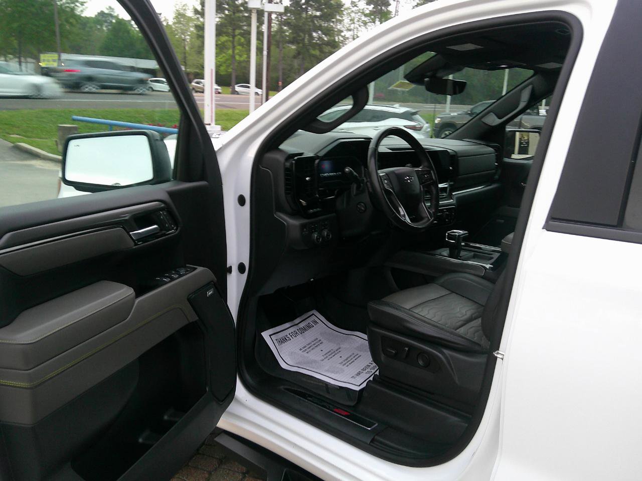 Used 2022 Chevrolet Silverado 1500 ZR2 w/ Technology Package image 10