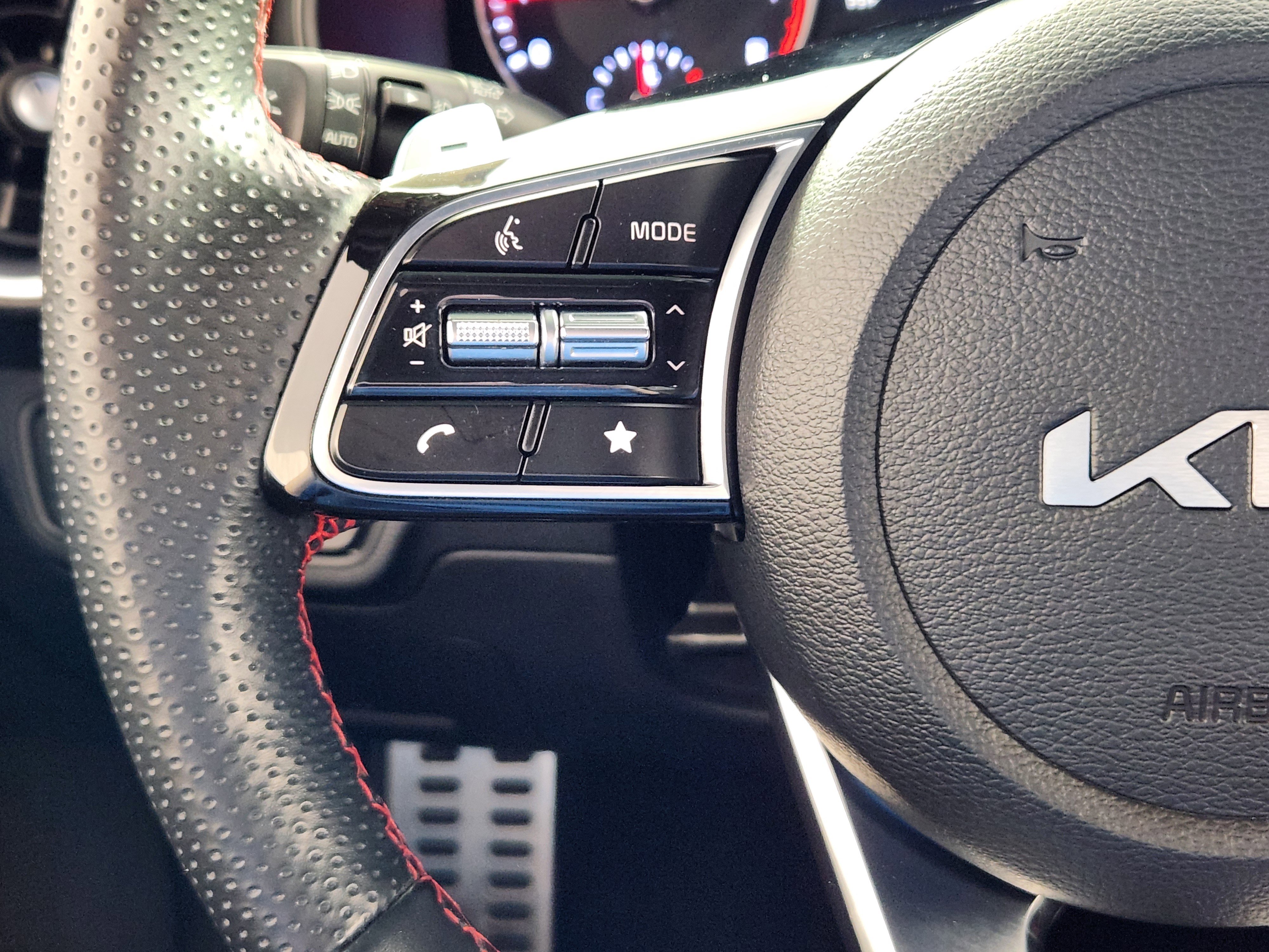 Used 2023 Kia Forte GT image 18