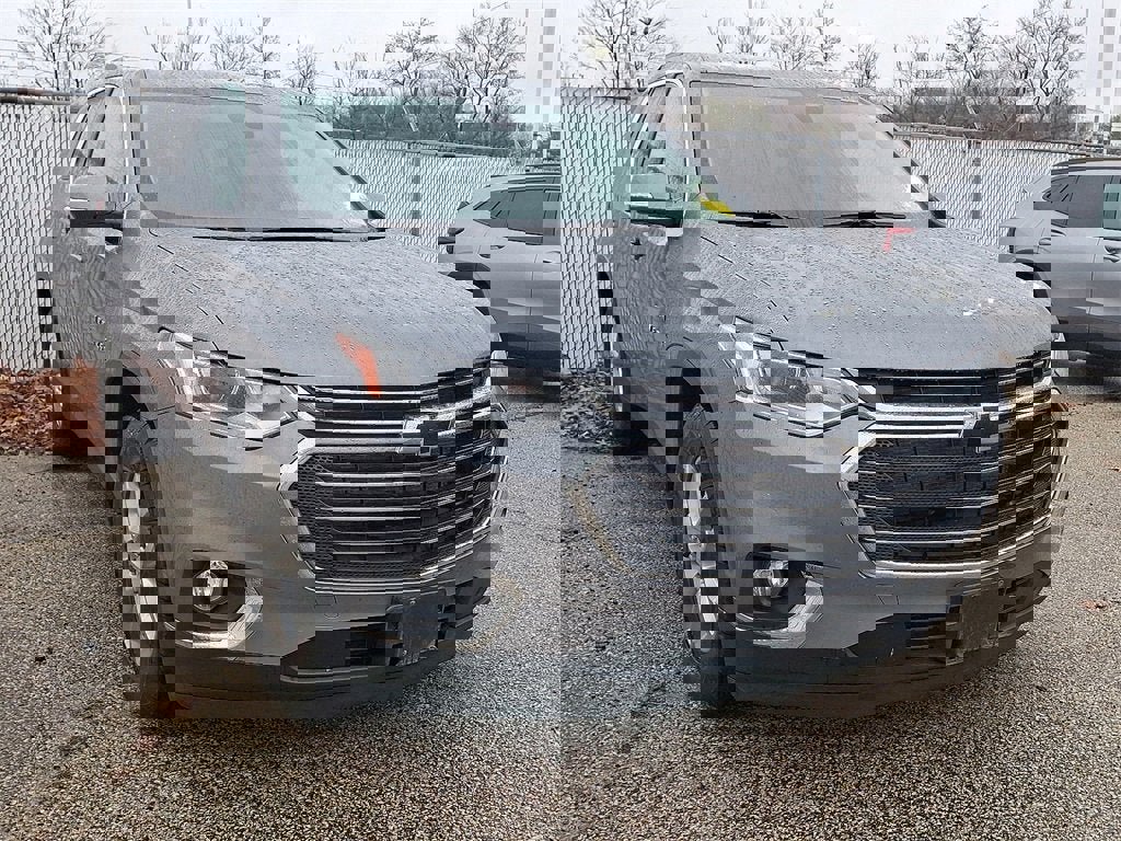 Certified 2020 Chevrolet Traverse LT w/ Driver Confidence II Package image 4