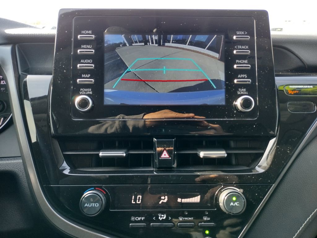 Used 2023 Toyota Camry SE FWD image 4