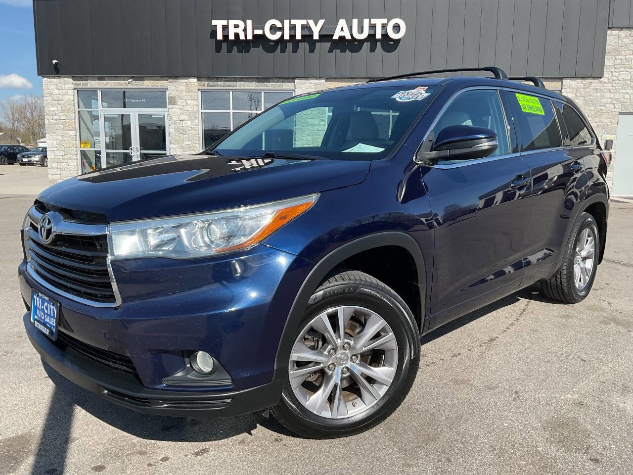Used 2015 Toyota Highlander Plus AWD/4WD image 1