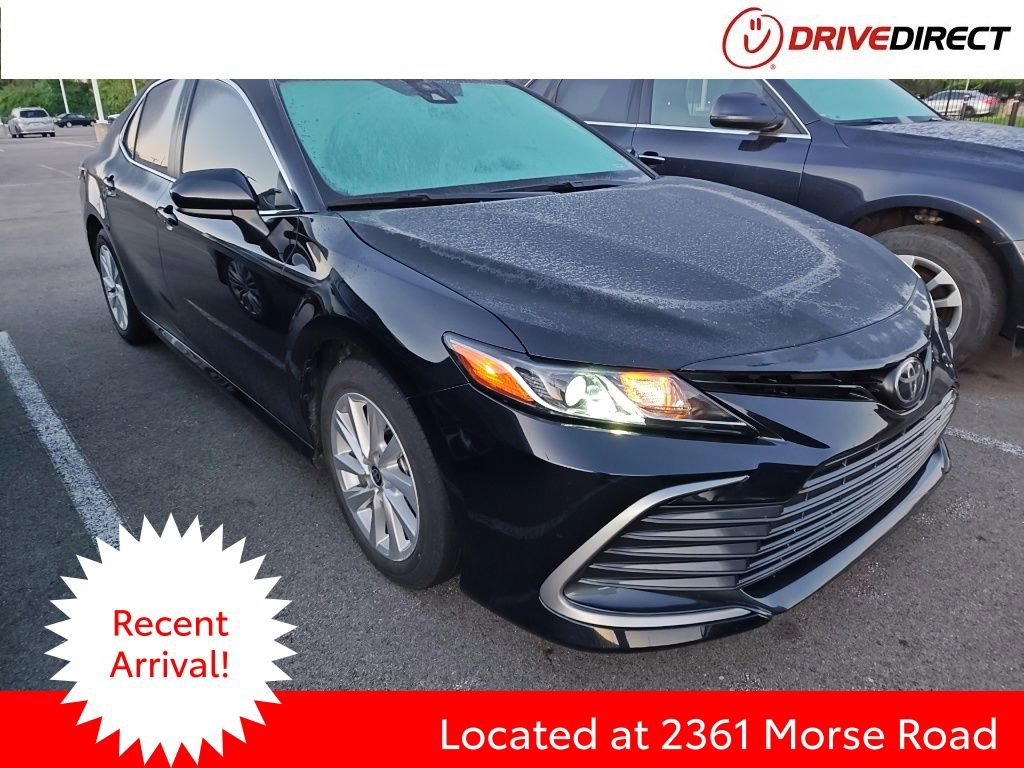 Used 2022 Toyota Camry LE image 1