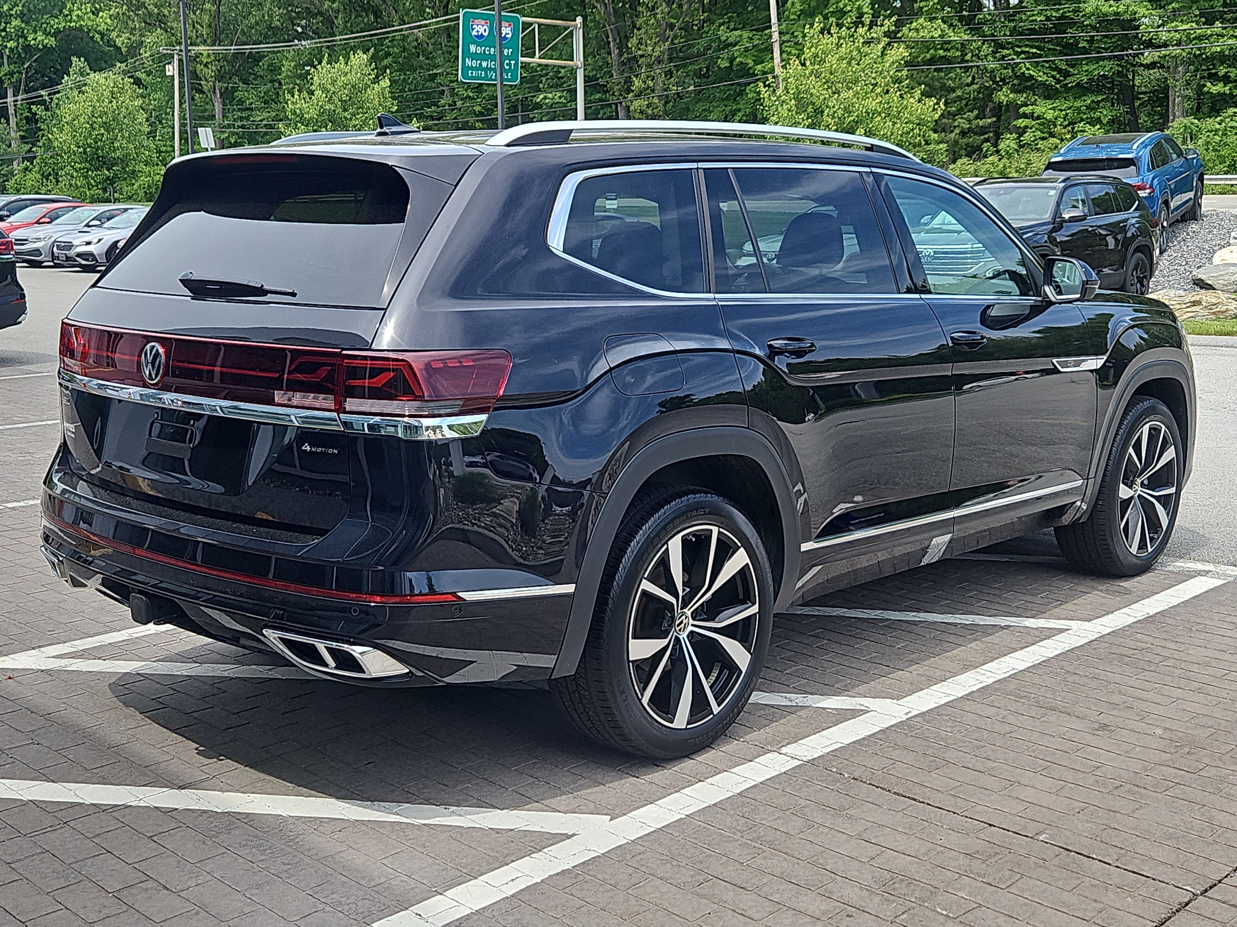Certified 2024 Volkswagen Atlas SEL Premium R-Line AWD/4WD image 3