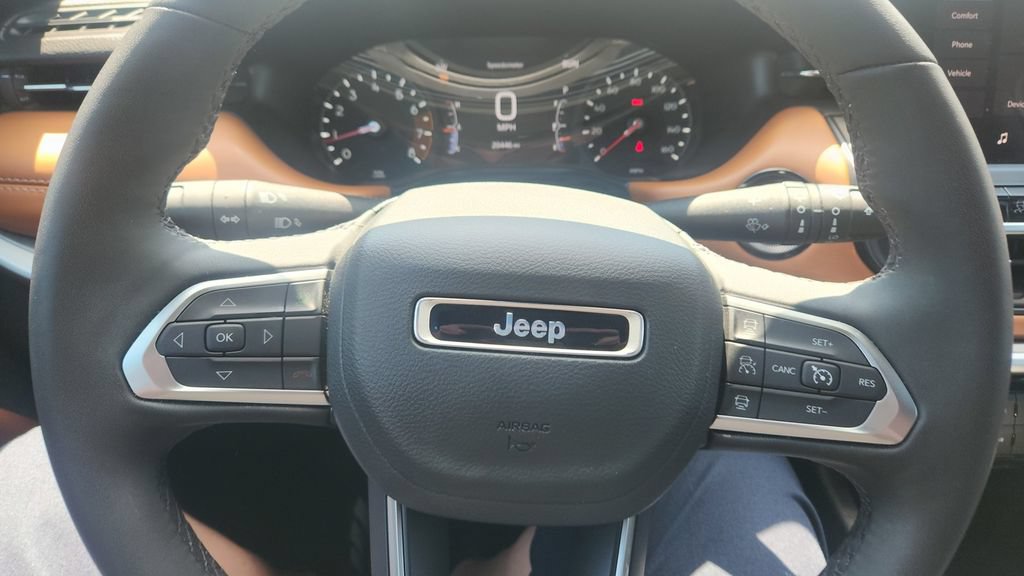 Used 2025 Jeep Compass Limited AWD/4WD image 21