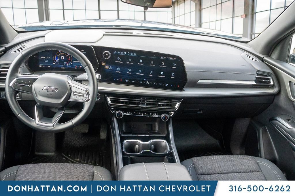 Used 2025 Chevrolet Traverse LT w/ Midnight/Sport Edition AWD/4WD image 4