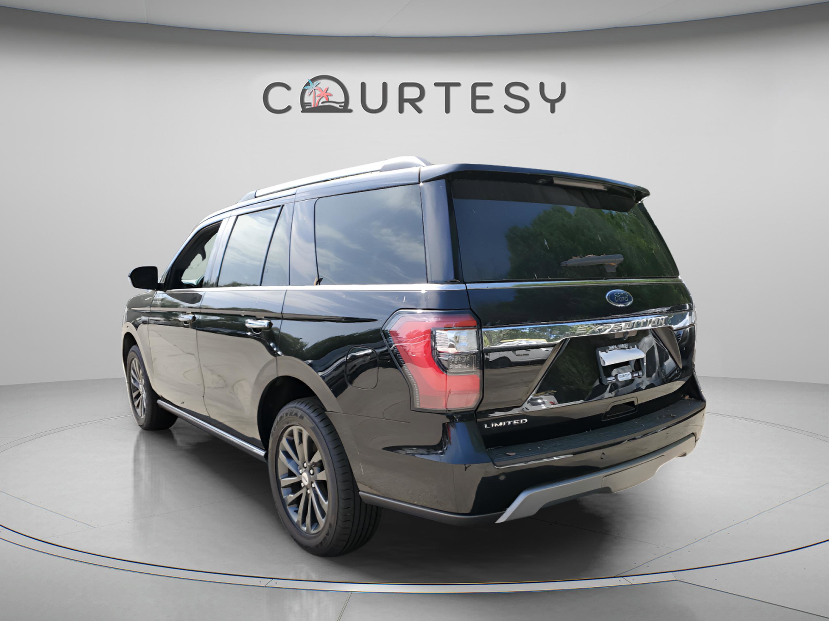 Used 2020 Ford Expedition Limited w/ Equipment Group 301A image 2