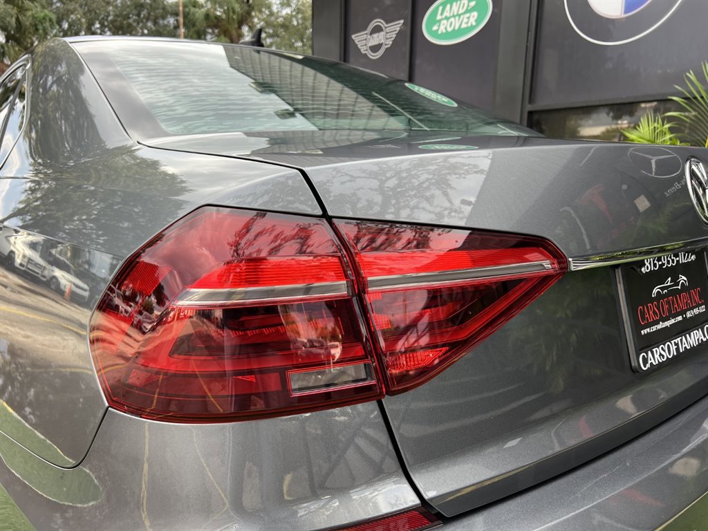 Used 2017 Volkswagen Passat 1.8T SE w/ SE Lighting Package FWD image 11