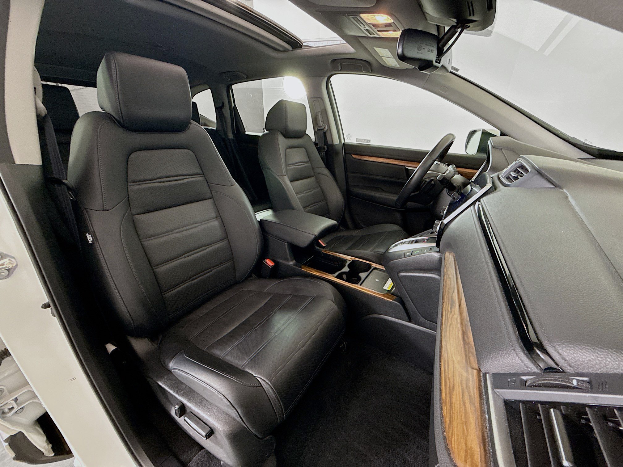 Used 2020 Honda CR-V Touring image 27