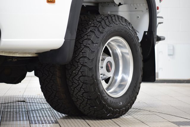 Used 2023 GMC Sierra 3500 Denali w/ Denali Ultimate Package image 24