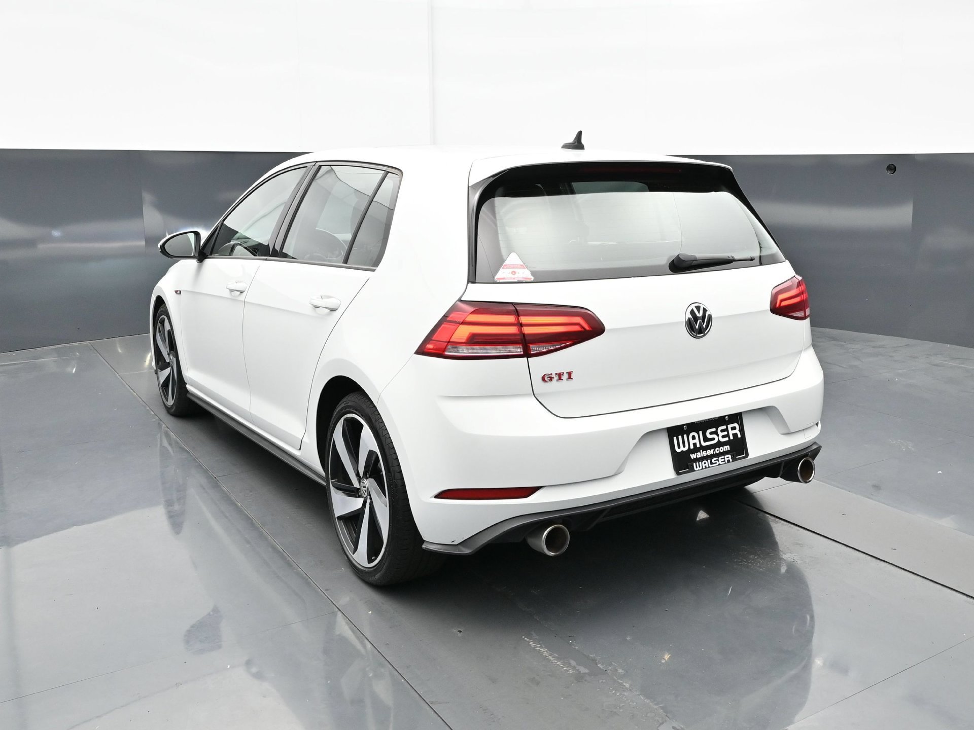 Used 2020 Volkswagen GTI SE FWD image 4