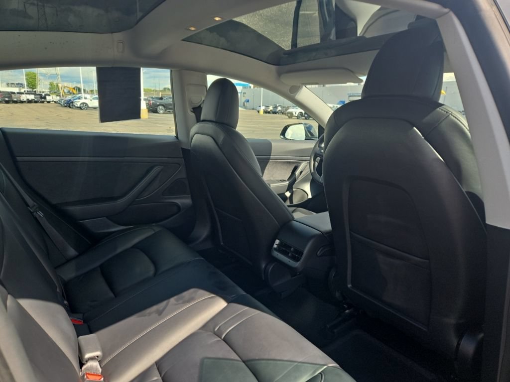 Used 2021 Tesla Model 3 Standard Range Plus RWD image 13